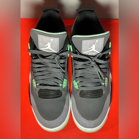 Size 10 - Jordan 4 Retro Green Glow - Picture 2 of 6